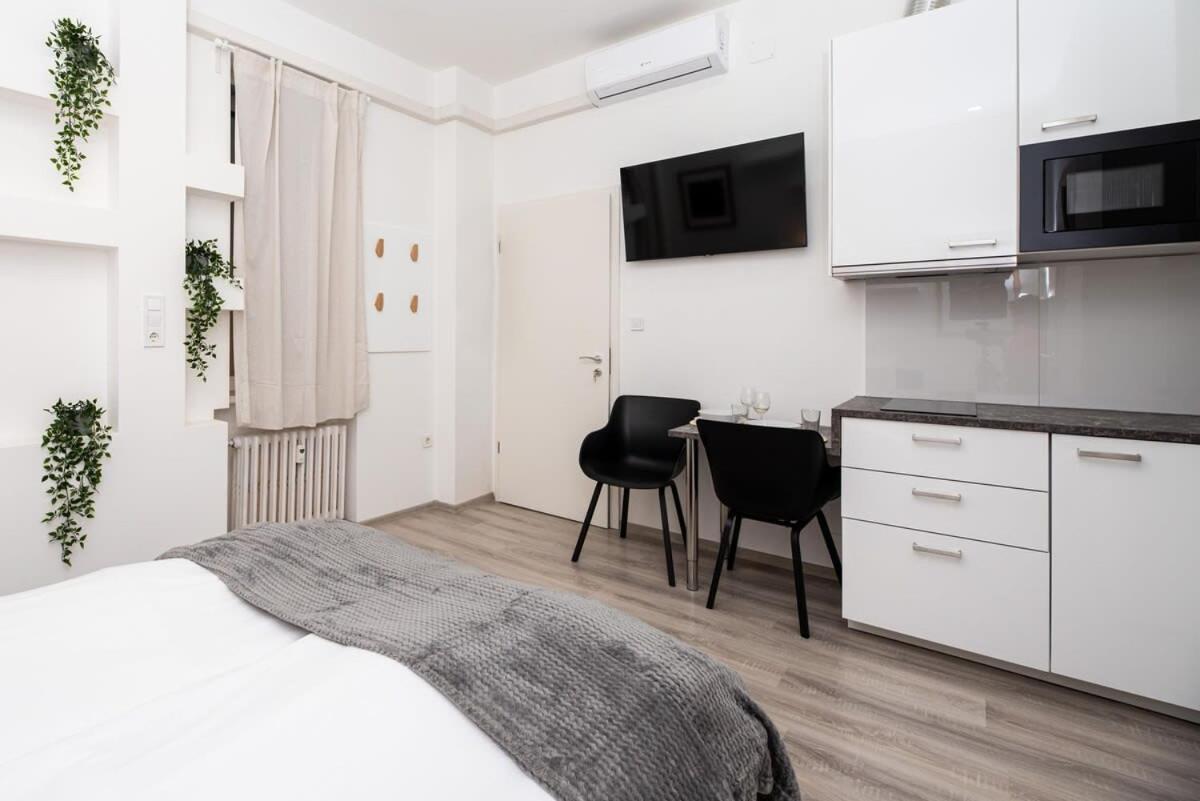 Extra Central - New - Charming Studio Budapest Bagian luar foto